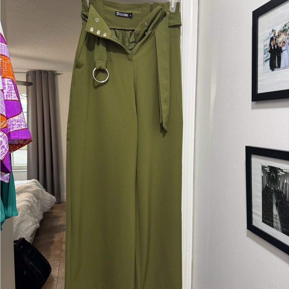 New York & Company Green Wide Leg Pant with Belt